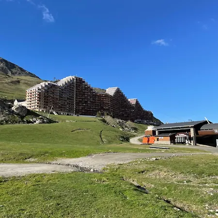 Au Pied Des Pistes
